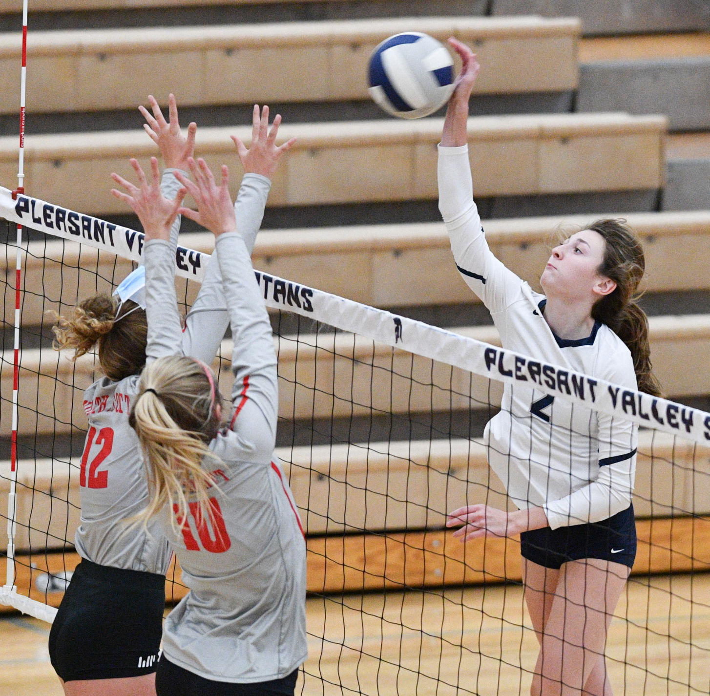 100120-qc-spt-ns-pv-volleyball-003